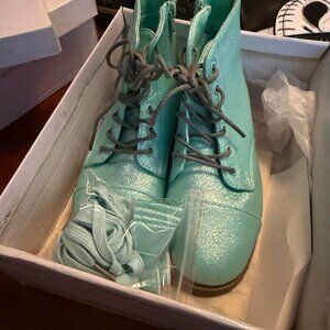 Pipperdoodles Pipsqueaks Aqua Glitter Lace-up Zipper Boots size 4  w Box